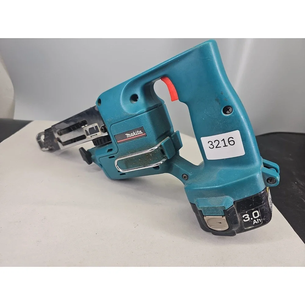 Makita Auto Feed Screwdriver 6835D W Battery No Charger